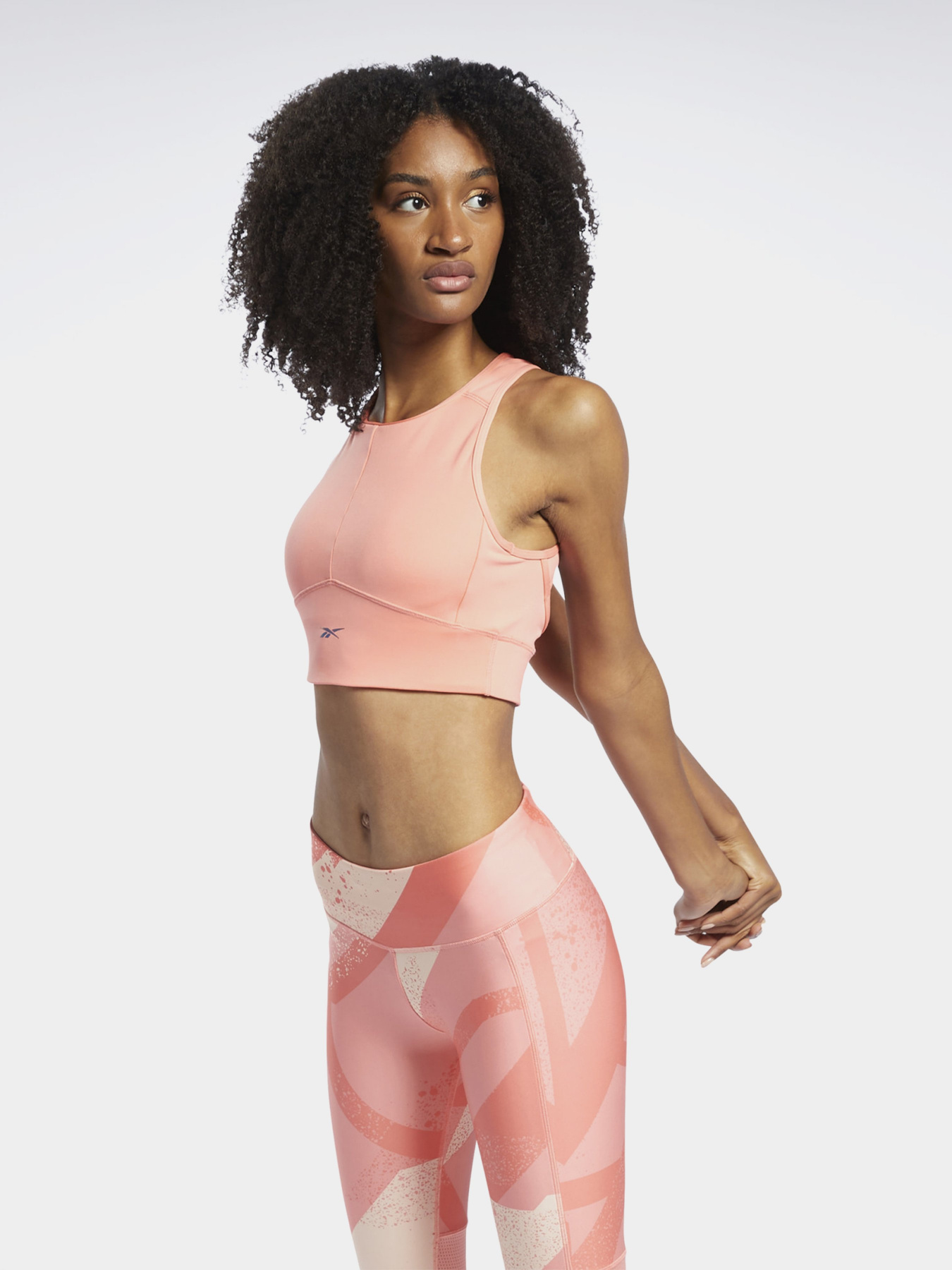 Топ Reebok RUN HIGH-IMPACT модель GJ8682 Топ Reebok RUN HIGH-IMPACT модель GJ8682 Фото