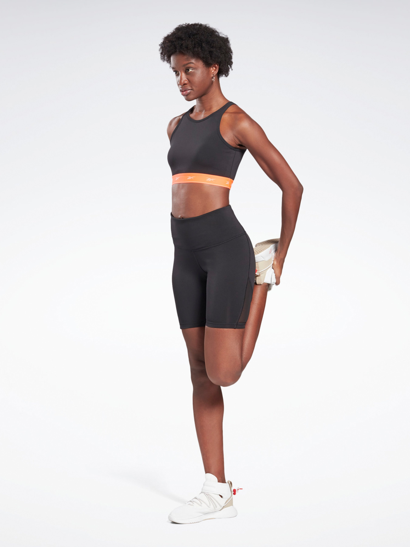 Повседневные шорты Reebok BEYOND THE SWEAT модель GU8277 Фото