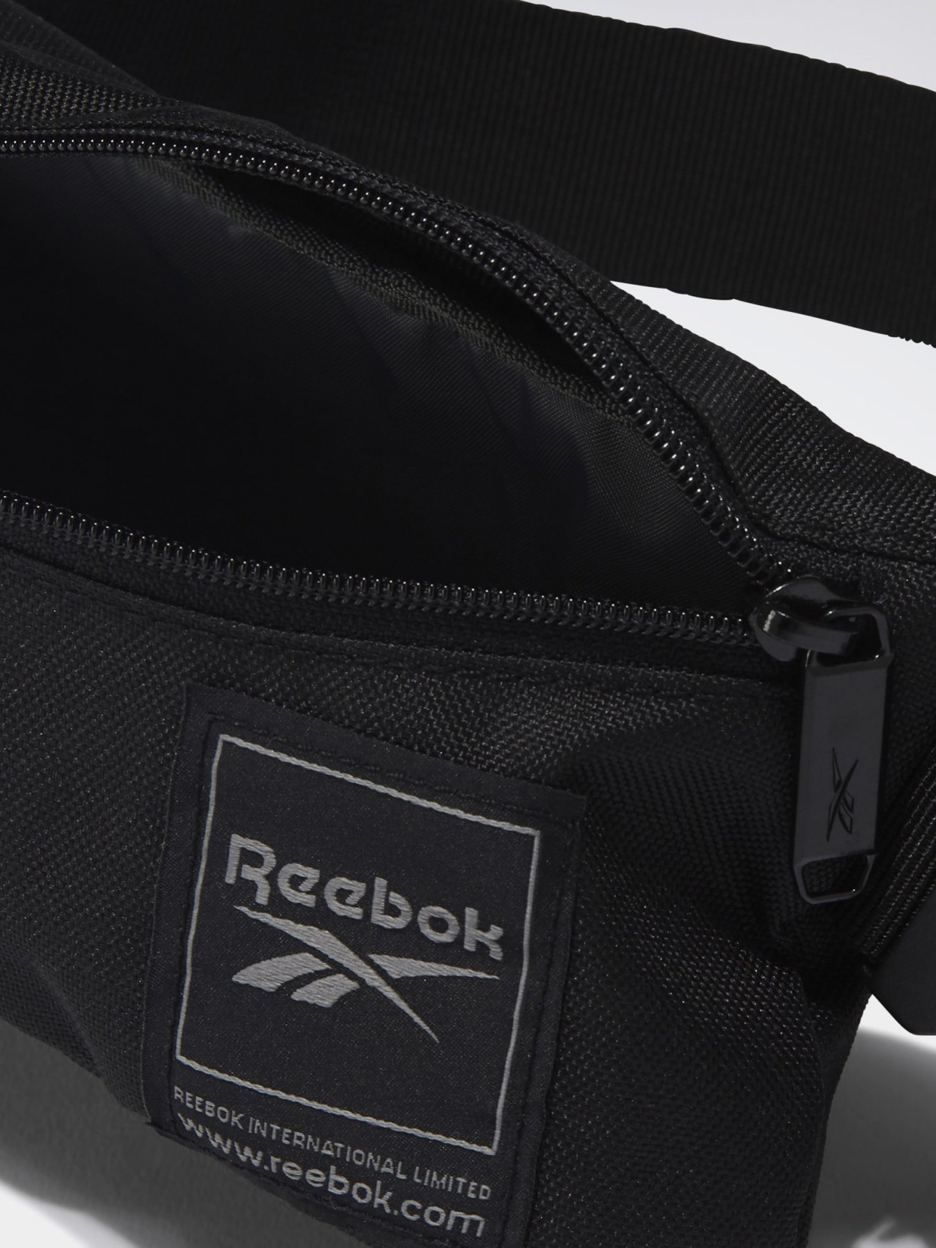 Поясна сумка Reebok WORKOUT READY модель GP0186 Поясна сумка Reebok WORKOUT READY модель GP0186 Фото