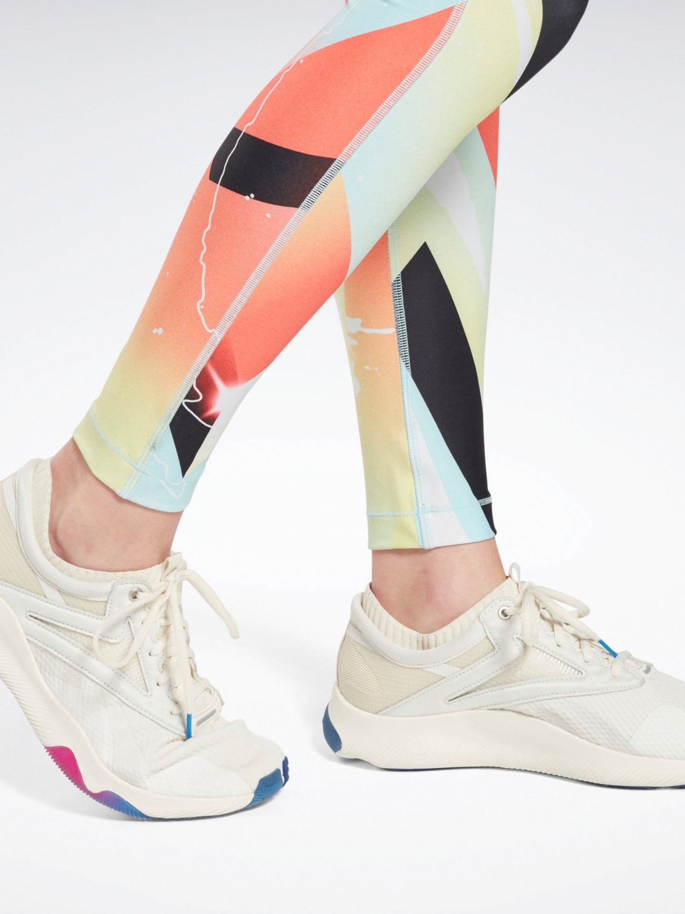 Спортивные леггинсы Reebok LUX BOLD - RETRO VECTOR модель GL2834 Фото