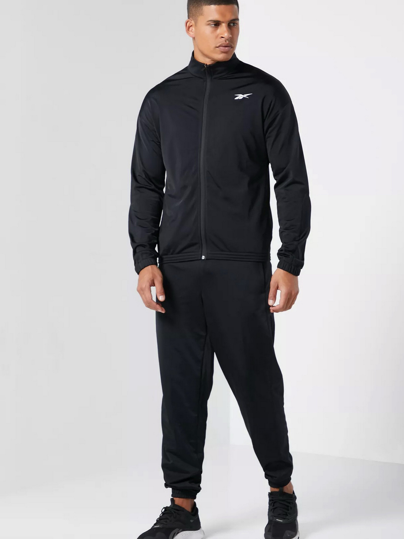 Костюмы Reebok Myt Tracksuit модель GT5783 Костюмы Reebok Myt Tracksuit модель GT5783 Фото