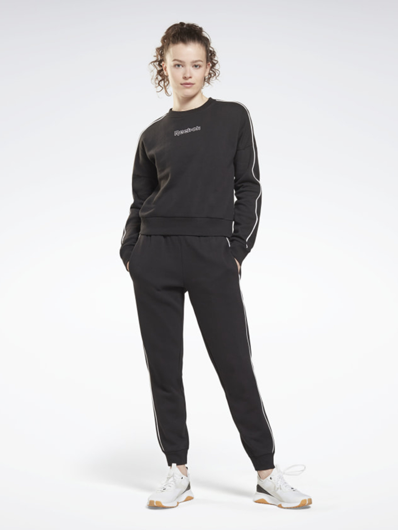Спортивный костюм Reebok TE PIPING TRACKSUIT модель GV3293 Фото