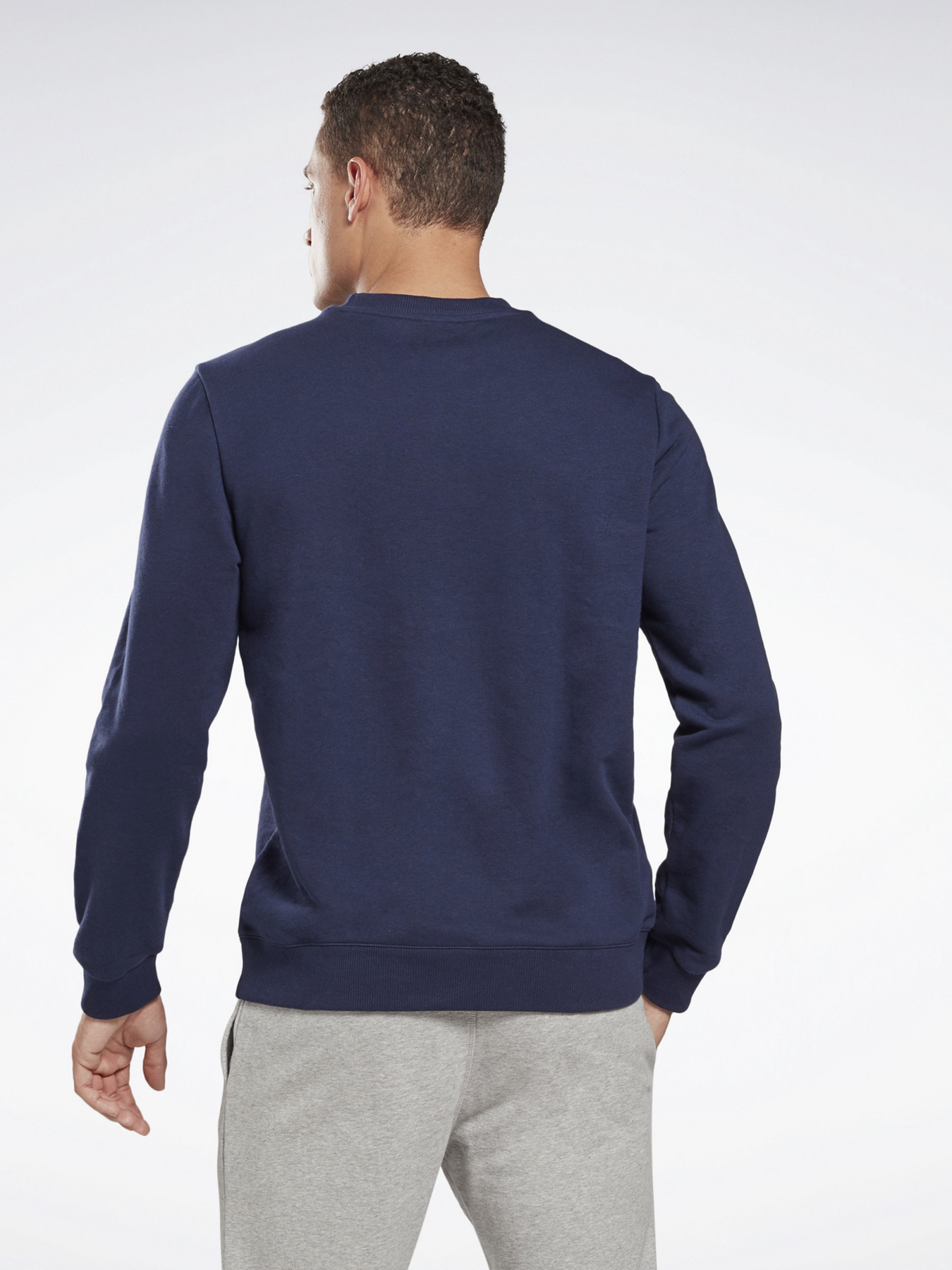 Свитшот Reebok Identity Crew модель GJ0555 Фото