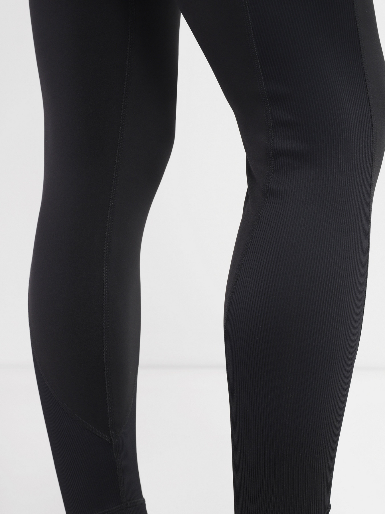 Спортивні леггінси Reebok Workout Ready модель GR9507 Фото