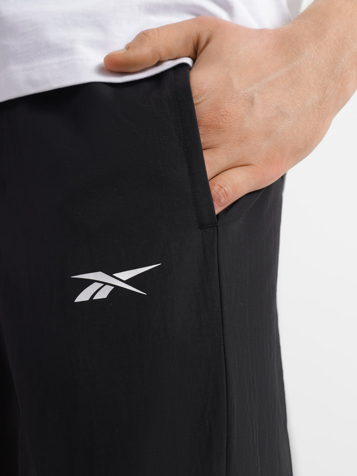 Спортивный костюм Reebok Techstyle модель H49109 Спортивный костюм Reebok Techstyle модель H49109 Фото