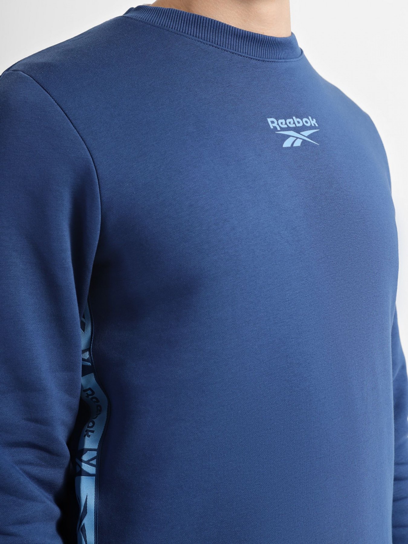 Свитшот Reebok Identity Tape Crew модель HB2151 Фото