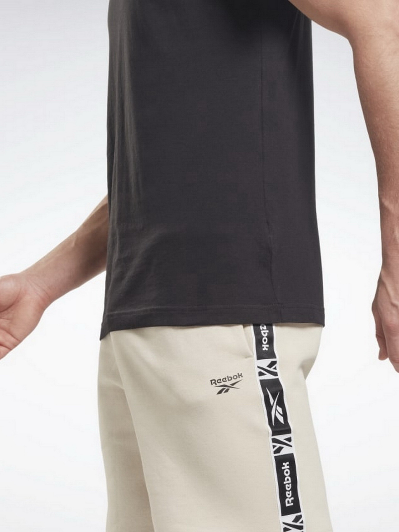 Футболка Reebok Ri Left Chest Logo Tee модель HG4441 Фото