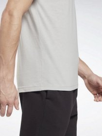 Футболки і поло Reebok Ri Left Chest Logo Tee модель HG4442 Фото