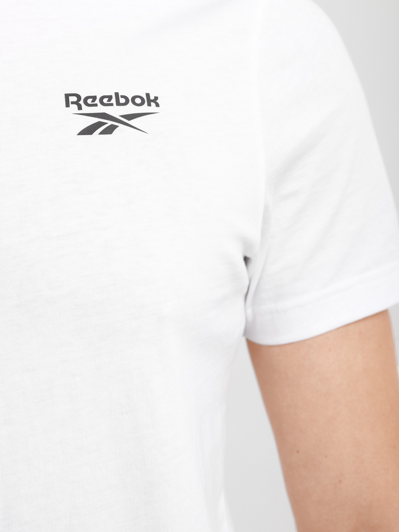 Футболка Reebok RI LEFT CHEST LOGO TEE модель HG4443 Фото