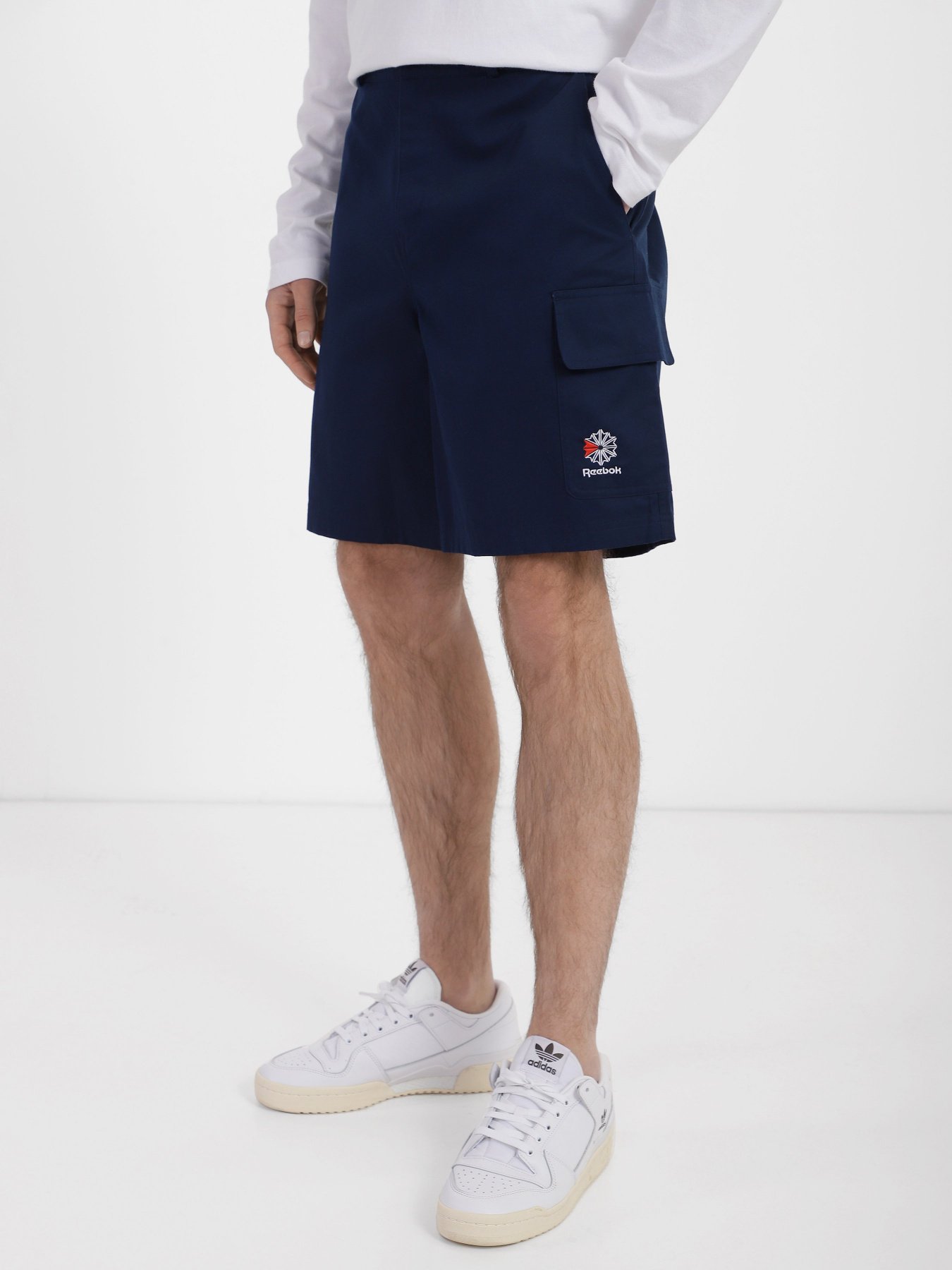 Шорты спортивные Reebok Classics модель EJ8780 Фото