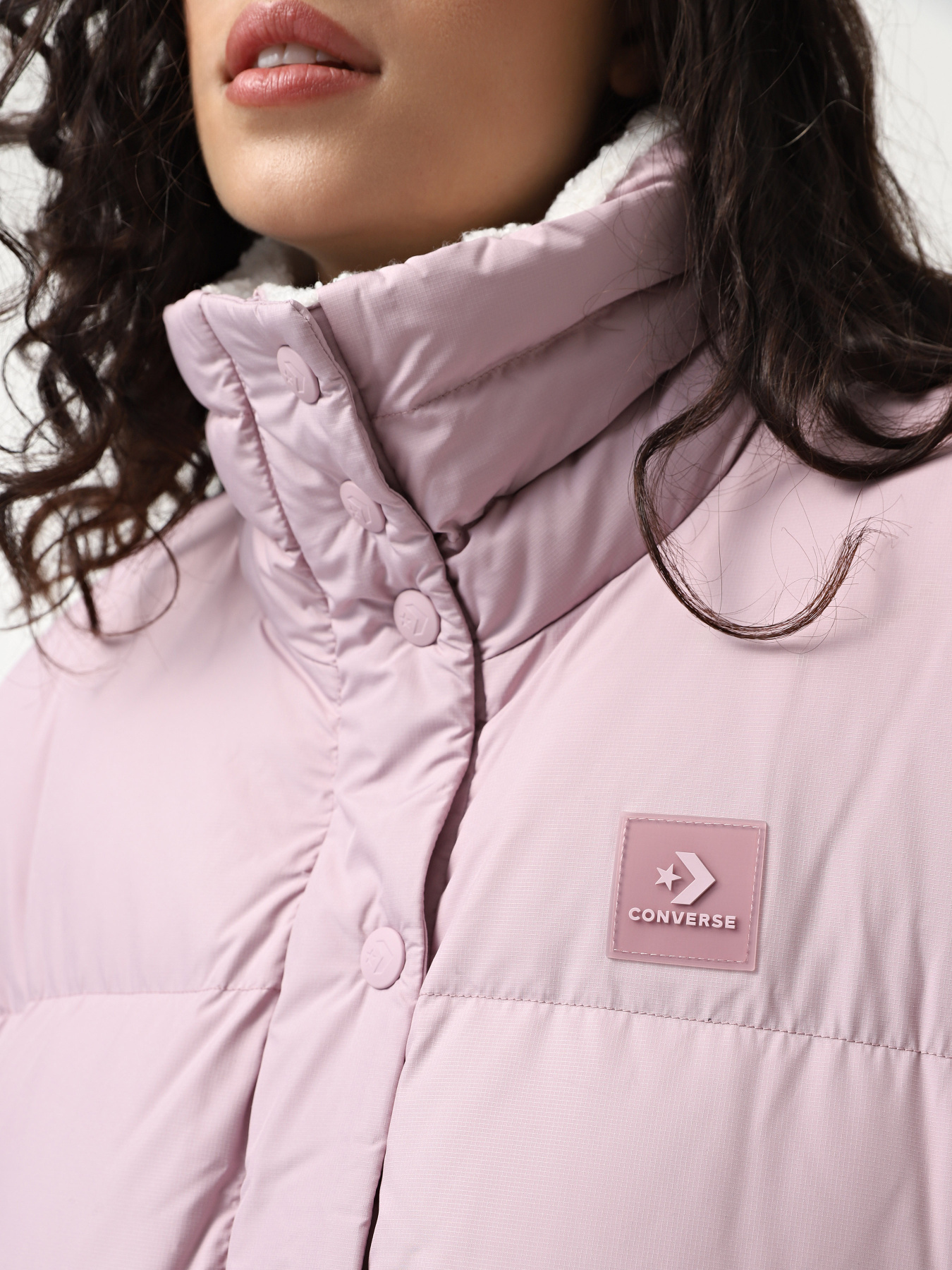 Зимняя куртка CONVERSE Commercial Short Down модель 10025204-535 Зимняя куртка CONVERSE Commercial Short Down модель 10025204-535 Фото