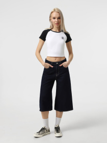 Футболка CONVERSE CHUCK PATCH COLORBLOCK модель 10027396-001 Футболка CONVERSE CHUCK PATCH COLORBLOCK модель 10027396-001 Фото