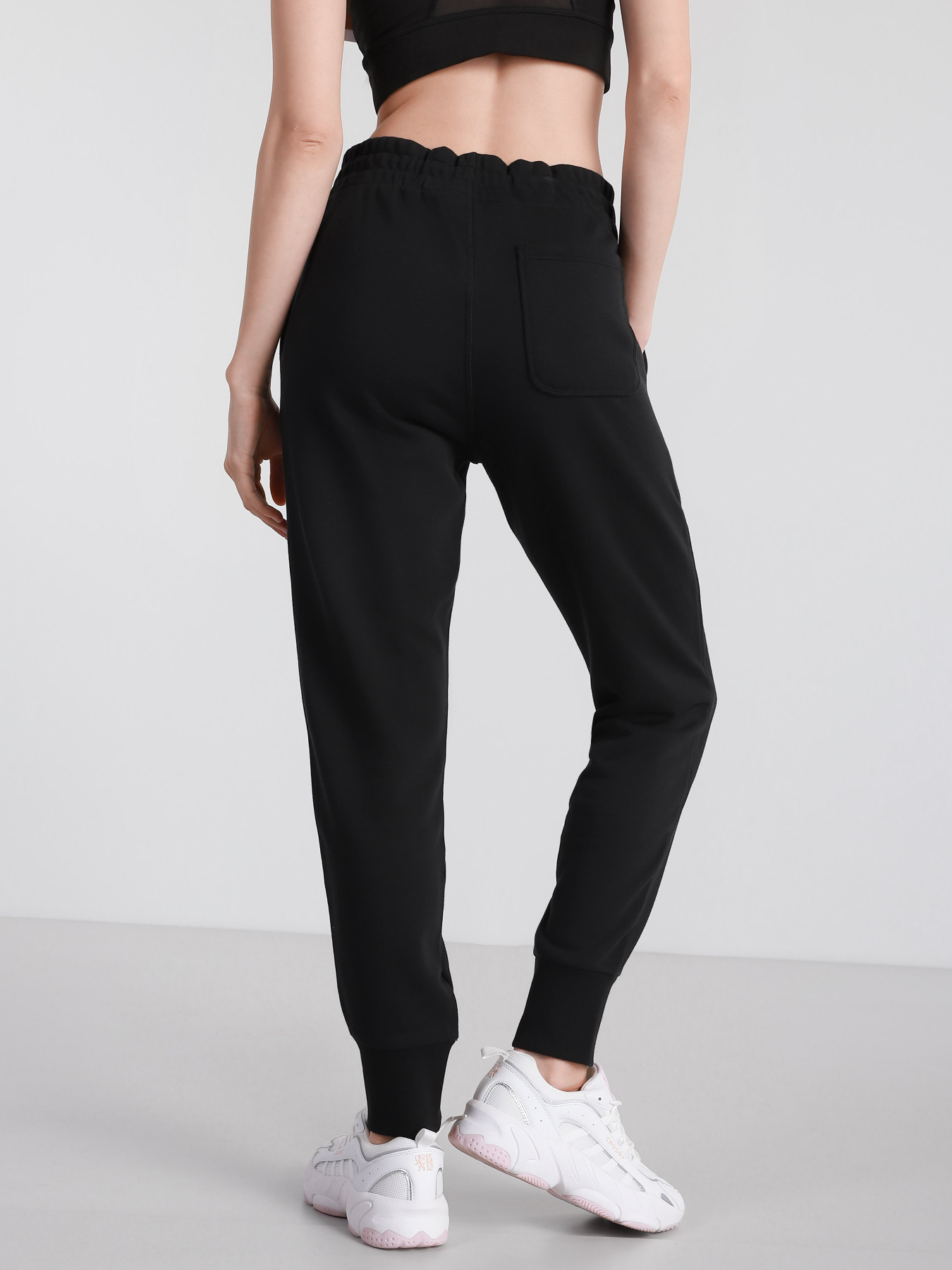 Штаны спортивные CONVERSE Embroidered Star Chevron модель 10020164-001 Фото