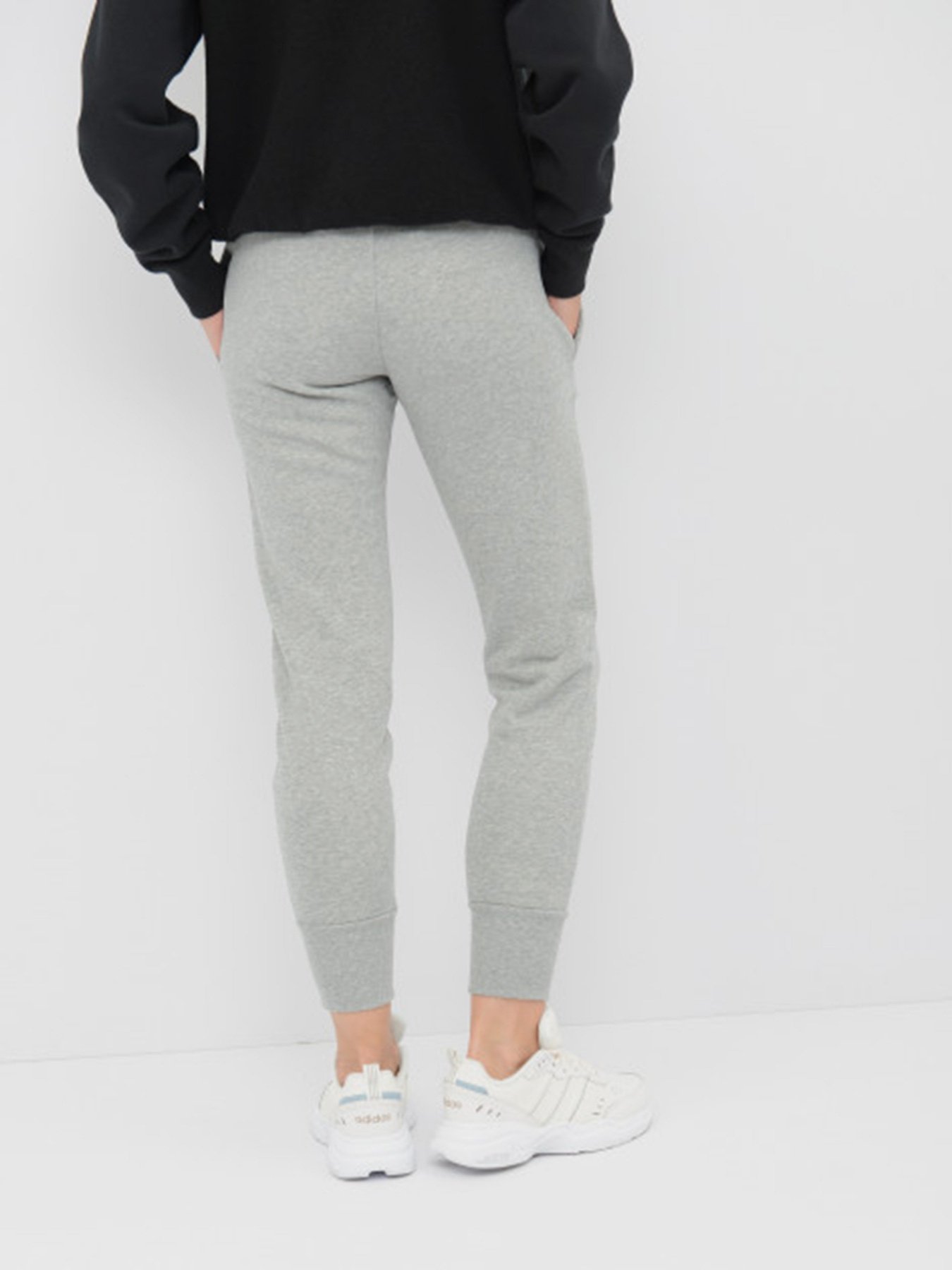 Штаны спортивные CONVERSE Embroidered Star Chevron модель 10020164-035 Фото