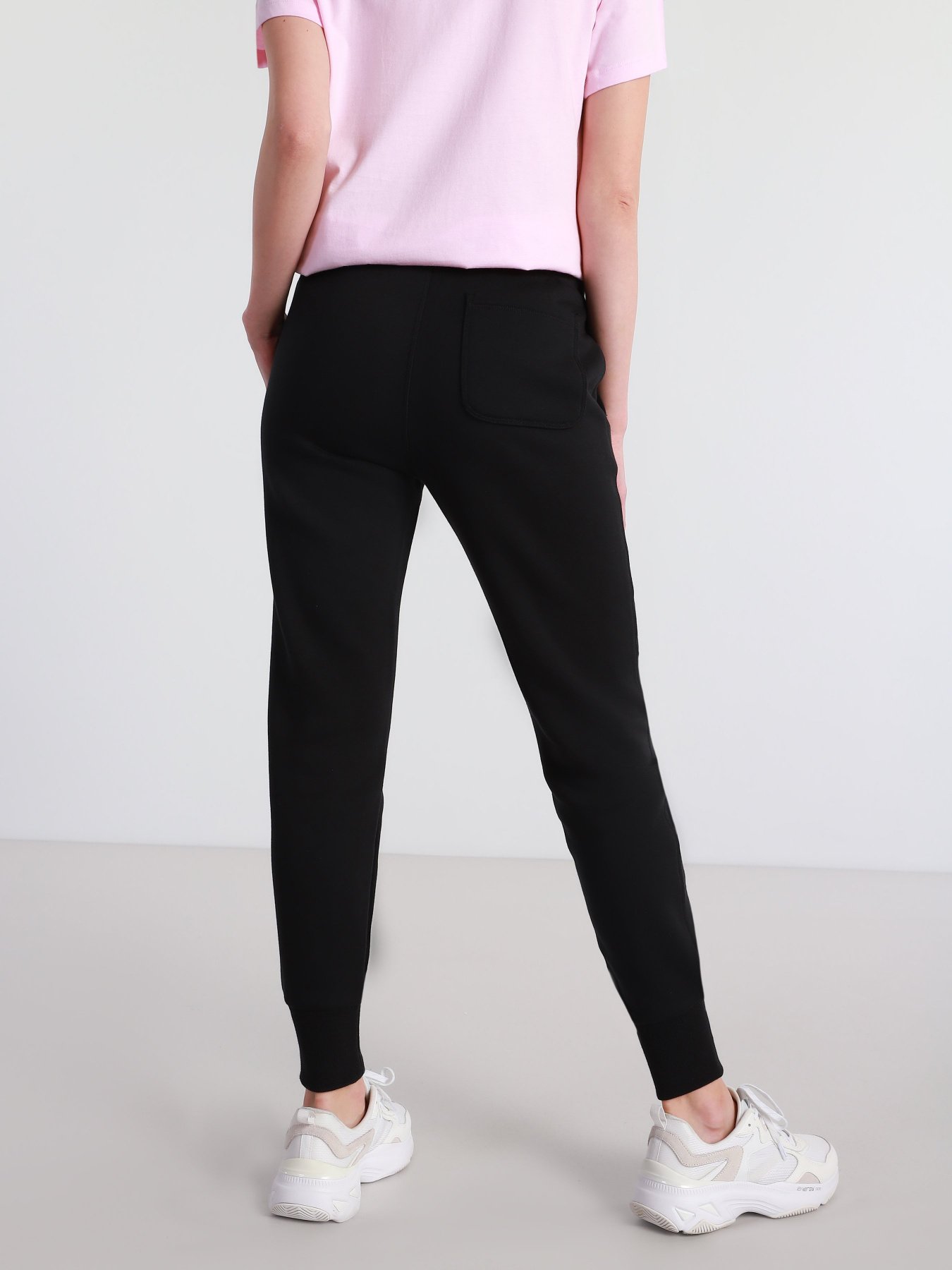 Штаны спортивные CONVERSE Embroidered Star Chevron модель 10020873-001 Фото