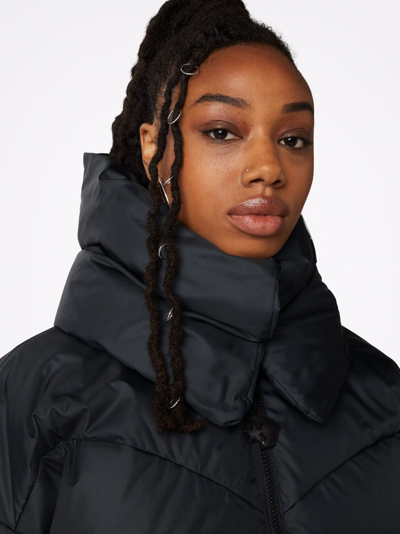 Зимова куртка CONVERSE Short Down модель 10023713-001 Фото