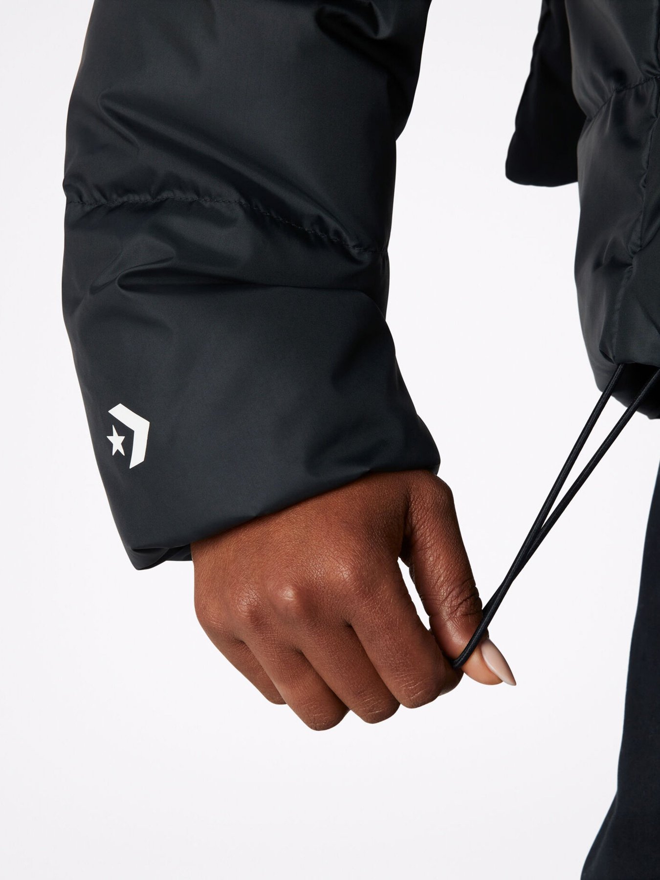 Зимняя куртка CONVERSE Short Down модель 10023713-001 Фото