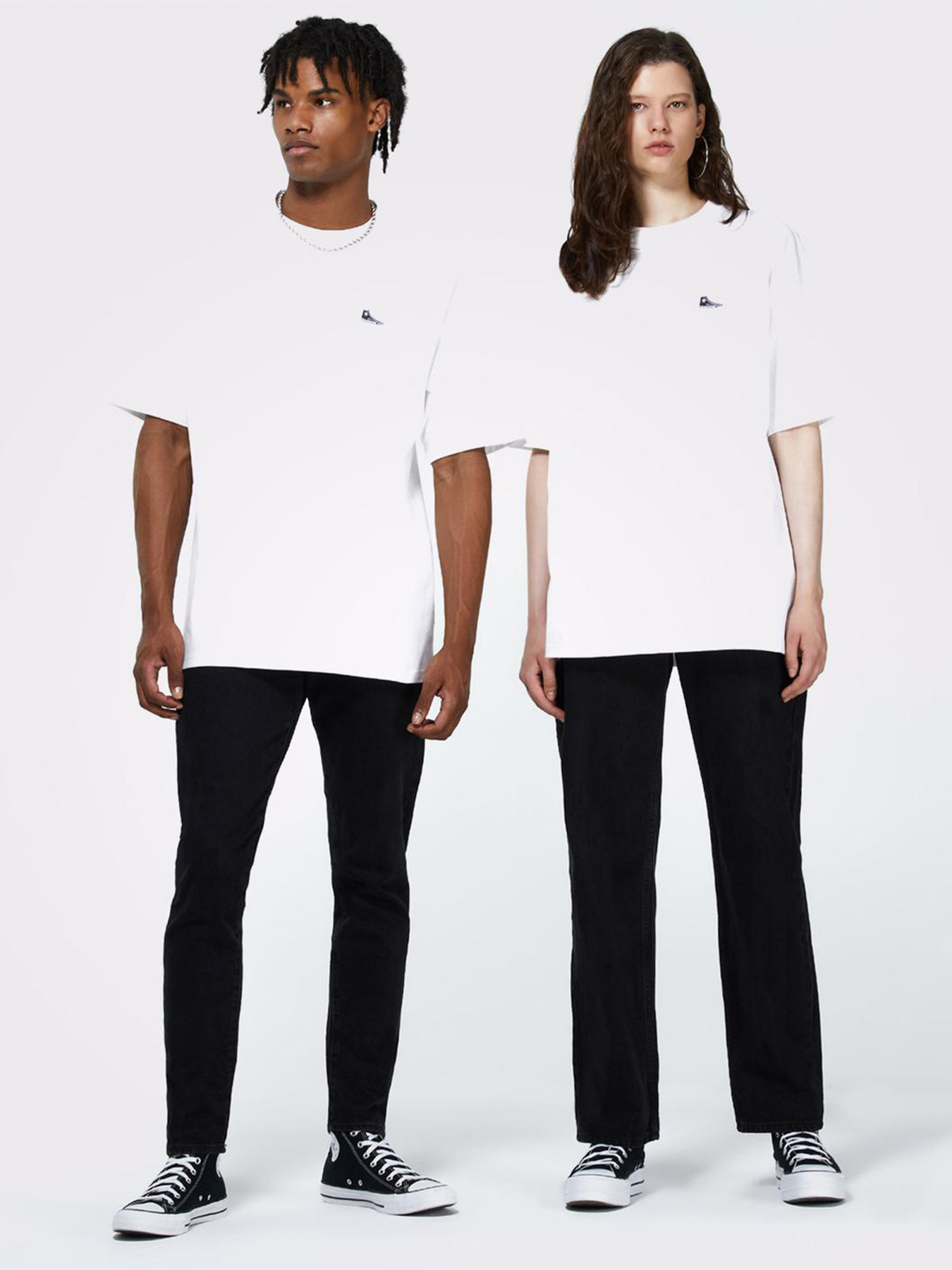 Футболки і поло CONVERSE Chuck Taylor Sneaker Patch Crew Neck модель 10020931-102 Фото