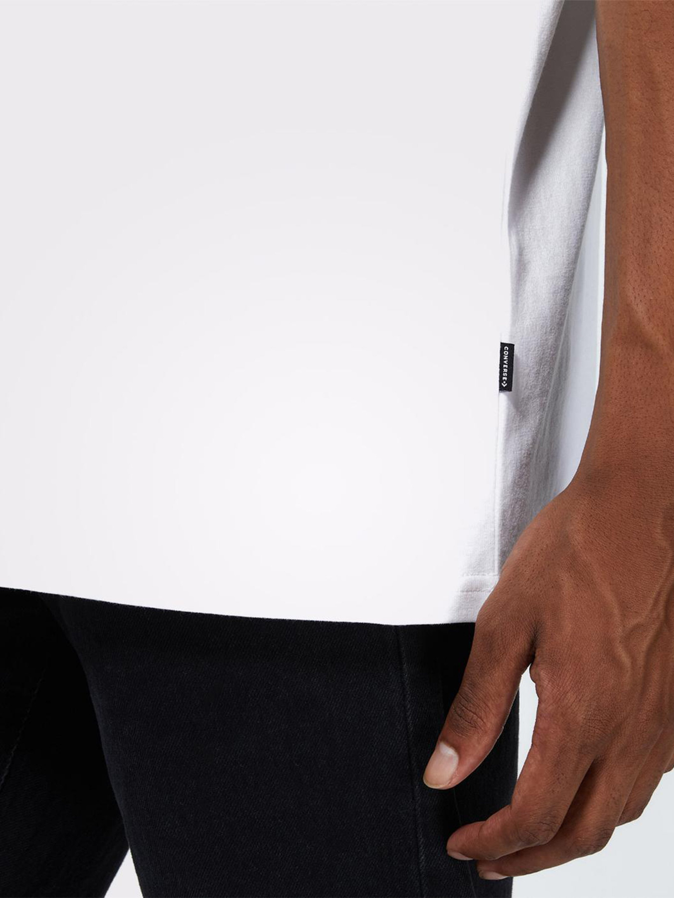 Футболки і поло CONVERSE Chuck Taylor Sneaker Patch Crew Neck модель 10020931-102 Фото