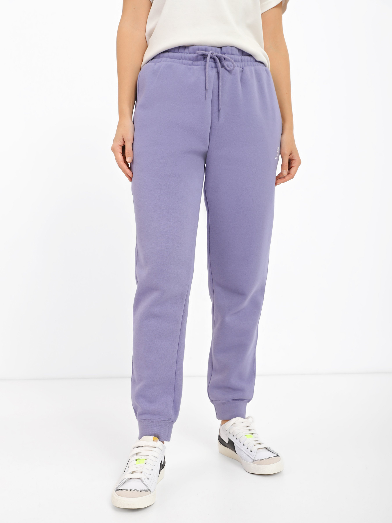 Штани спортивні CONVERSE Go-To Embroidered Star Chevron Standard Fit модель 10024521-534 Фото