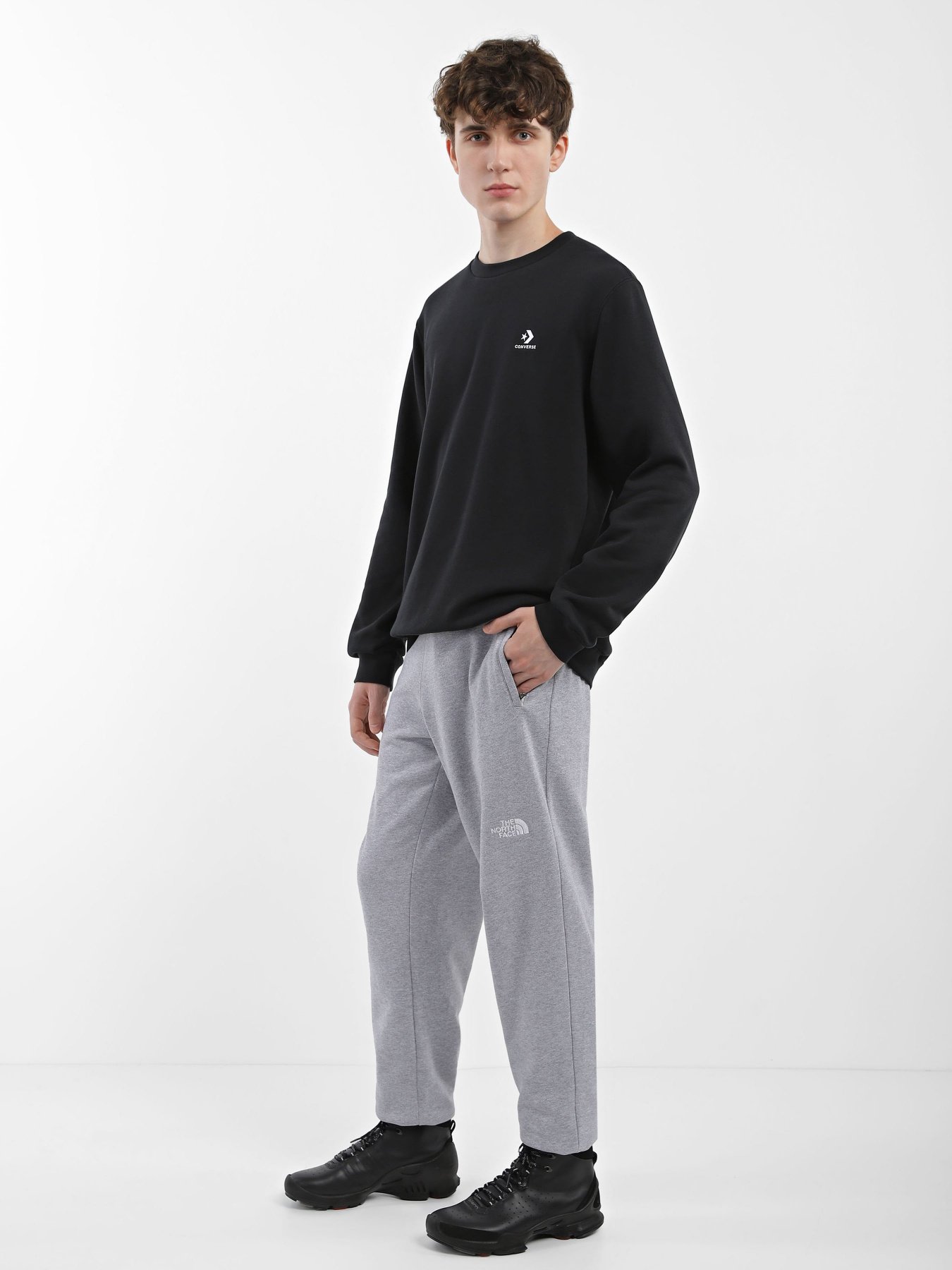 Світшот CONVERSE Star Chevron Crew Vitality модель 10024510-001 Фото