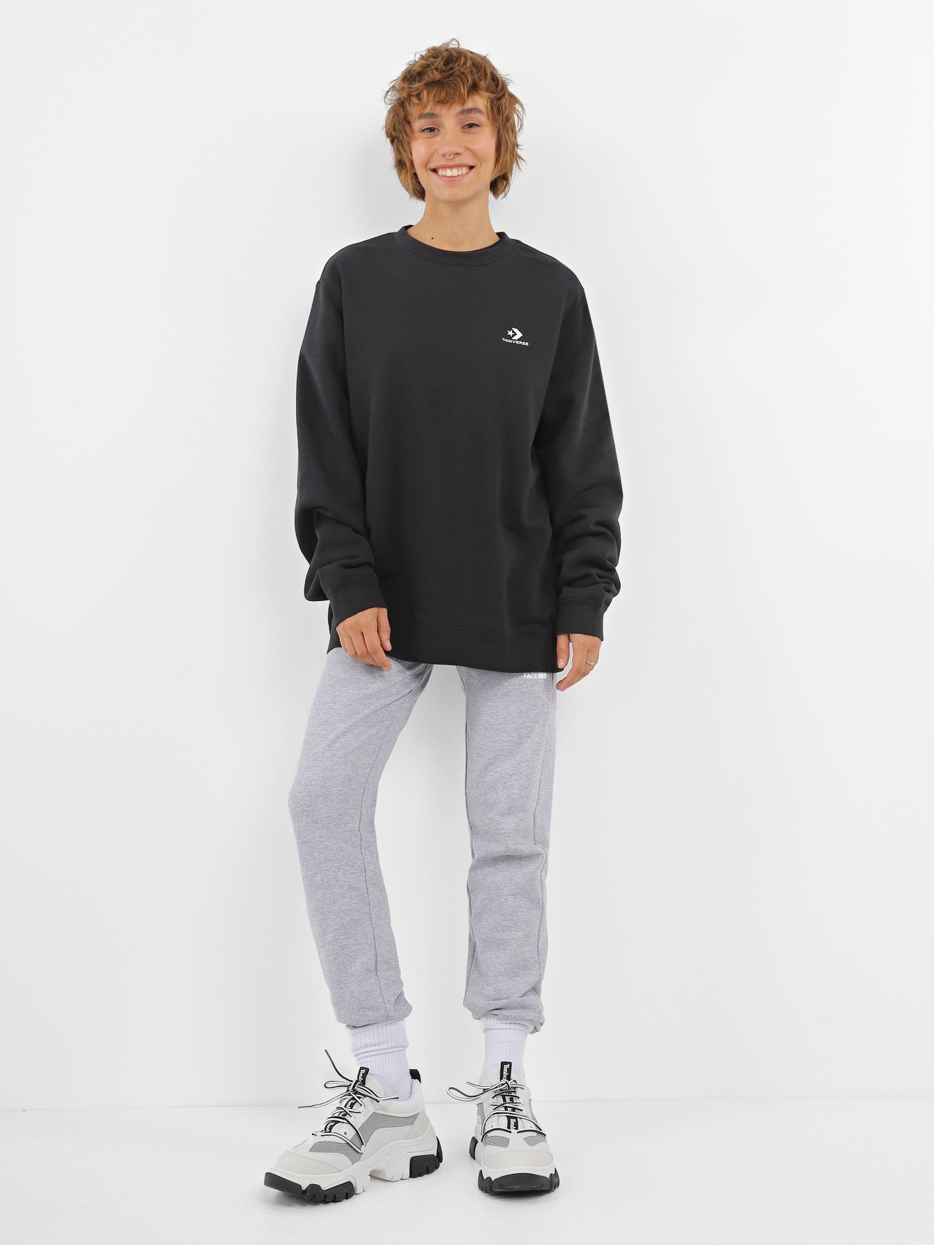 Світшот CONVERSE Star Chevron Crew Vitality модель 10024510-001 Фото