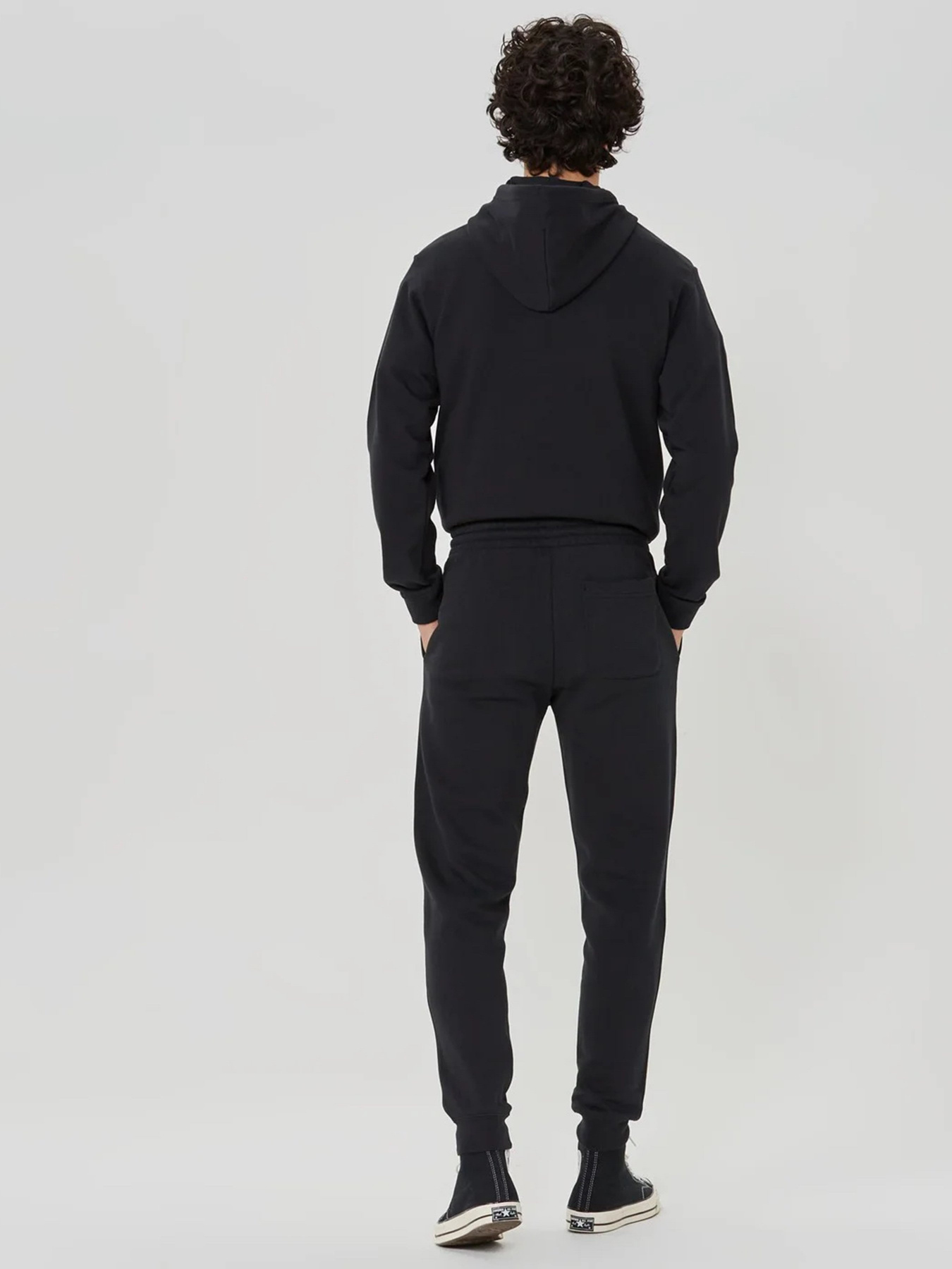 Спортивні штани CONVERSE Stand Fit Chuck Patch модель 10025420-001 Фото