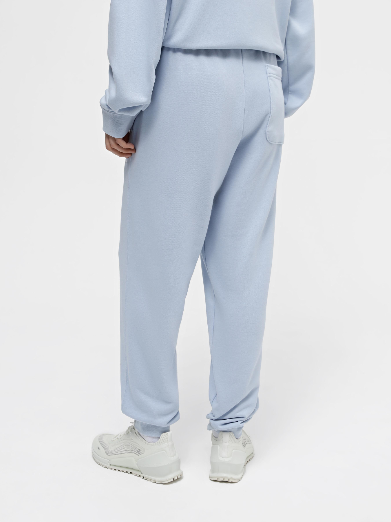 Штани спортивні CONVERSE Standard Fit Wearers Left Star Chev Emb Fleece Ft Модель 10023873-050 Фото