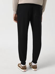 Спортивні штани CONVERSE CORE CHUCK PATCH модель 10026982-001 Спортивні штани CONVERSE CORE CHUCK PATCH модель 10026982-001 Фото