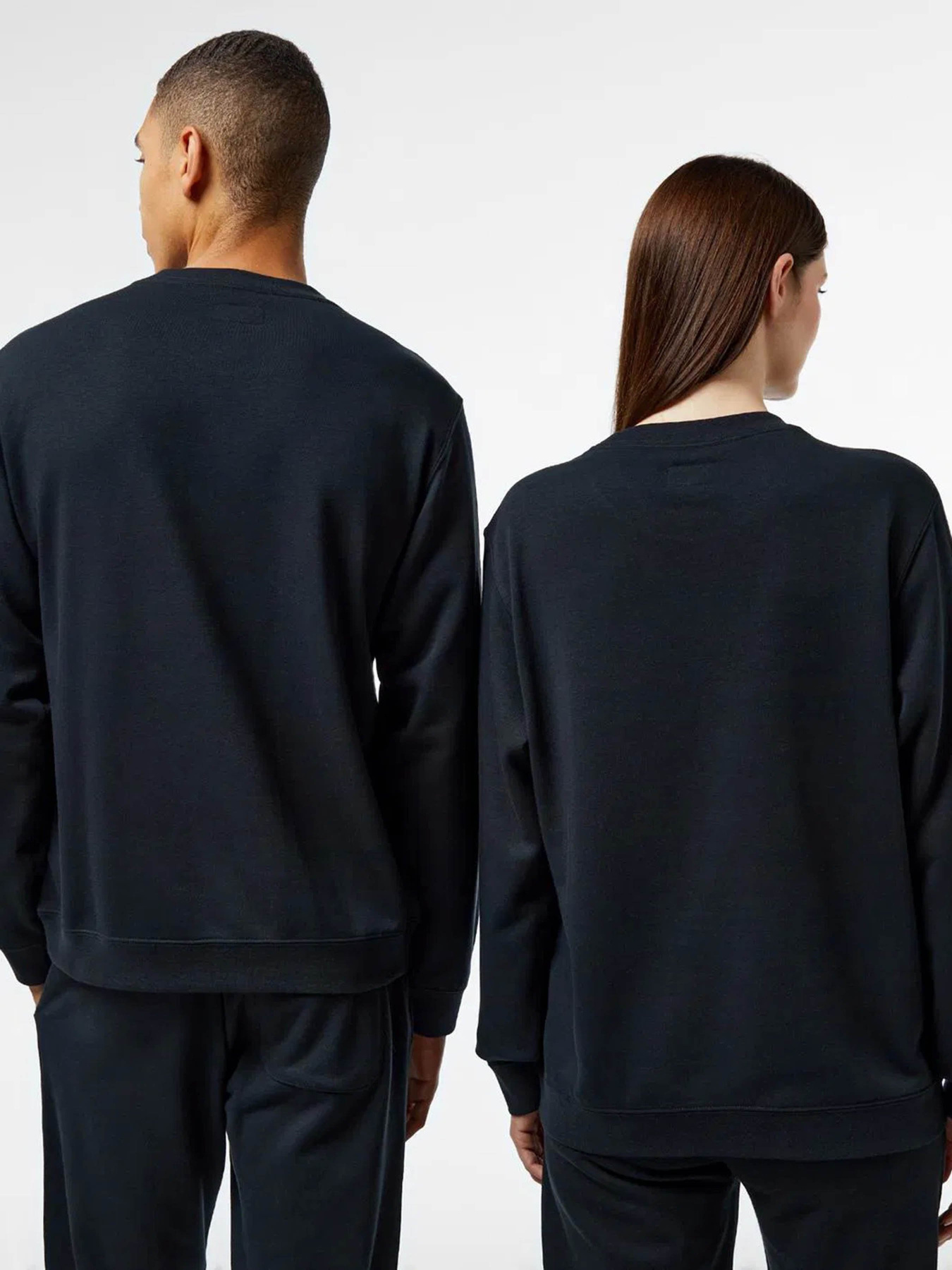 Свитшот CONVERSE CHUCK PATCH CREW модель 10027001-001 Свитшот CONVERSE CHUCK PATCH CREW модель 10027001-001 Фото