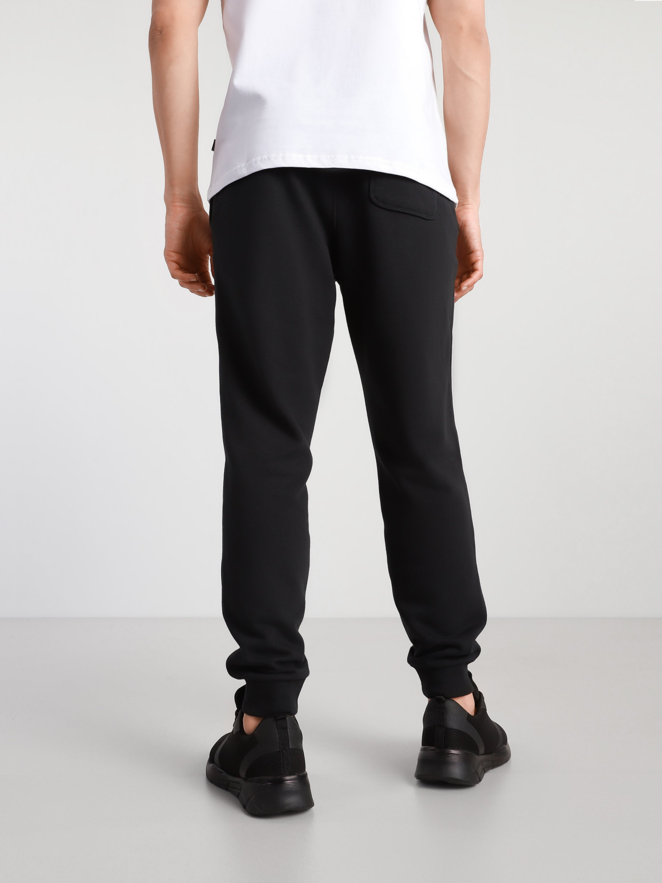 Штаны спортивные CONVERSE Embroidered Star Chevron модель 10020369-001 Фото