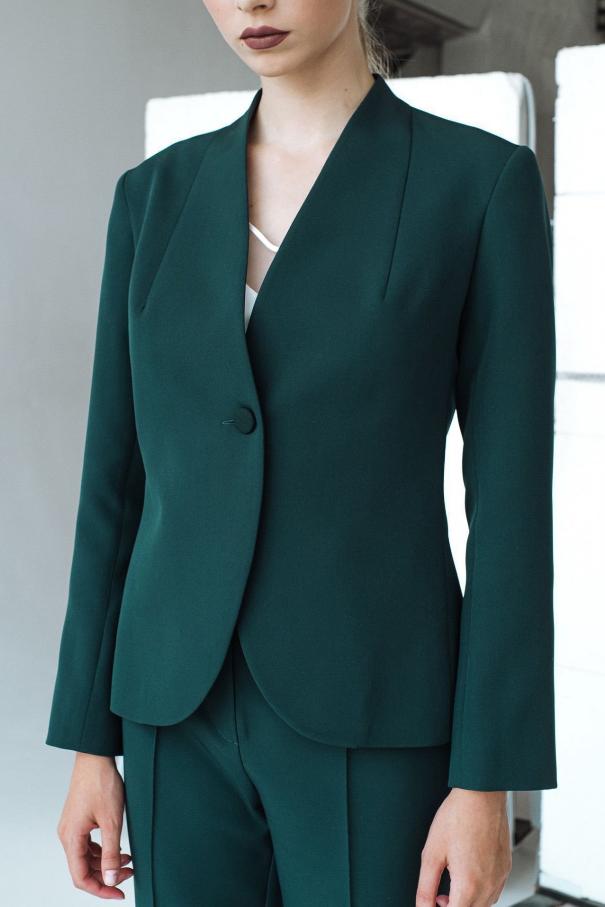 Костюмы VOVK модель 09519 смарагдовий Костюмы VOVK модель 09519 смарагдовий Фото