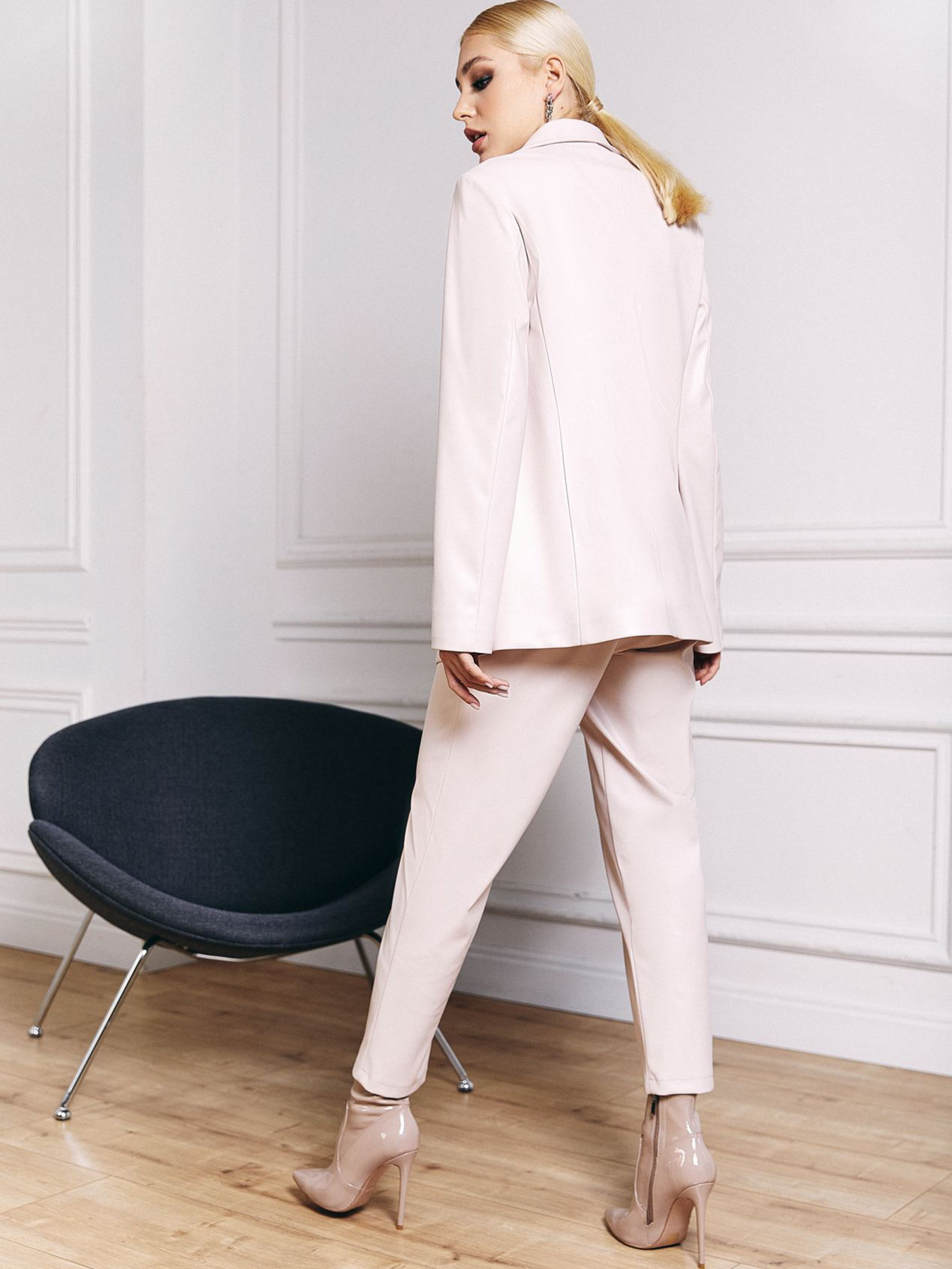Костюмы VOVK модель 010694 пудровий Фото