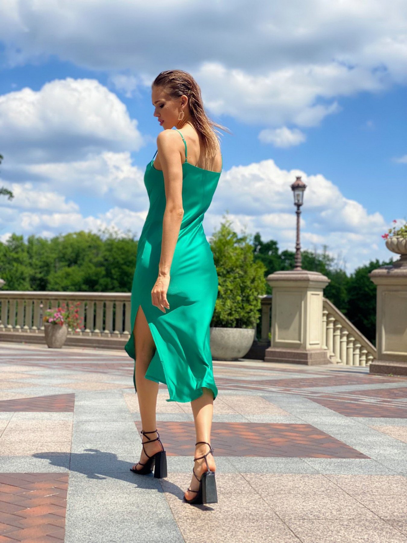 Платья VOVK модель 011891 смарагдовий Фото