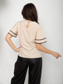 Блуза ISSA Plus модель SA-180_бежевый Блуза ISSA Plus модель SA-180_бежевый Фото