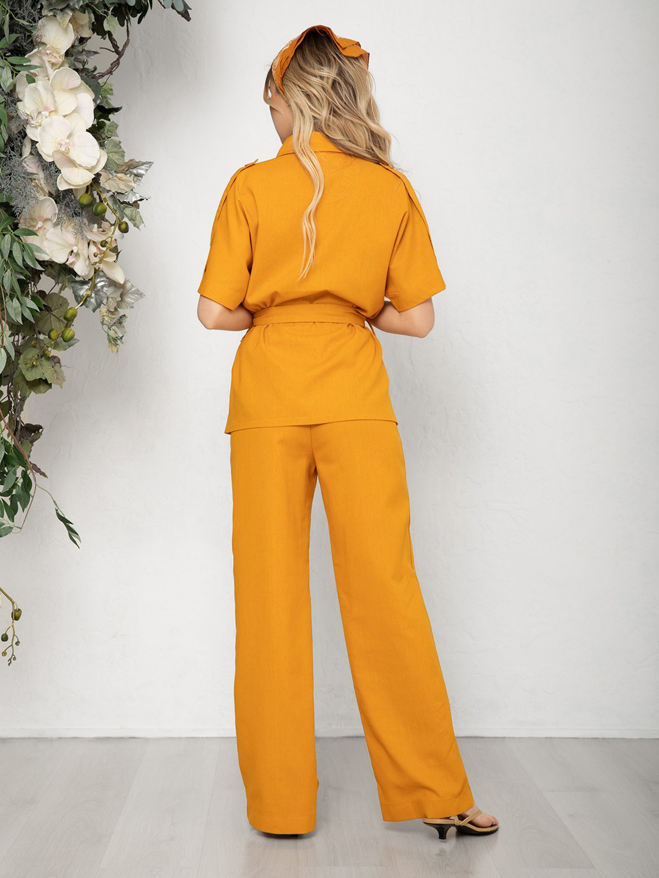 Костюмы ISSA Plus модель 12590_горчичный Фото