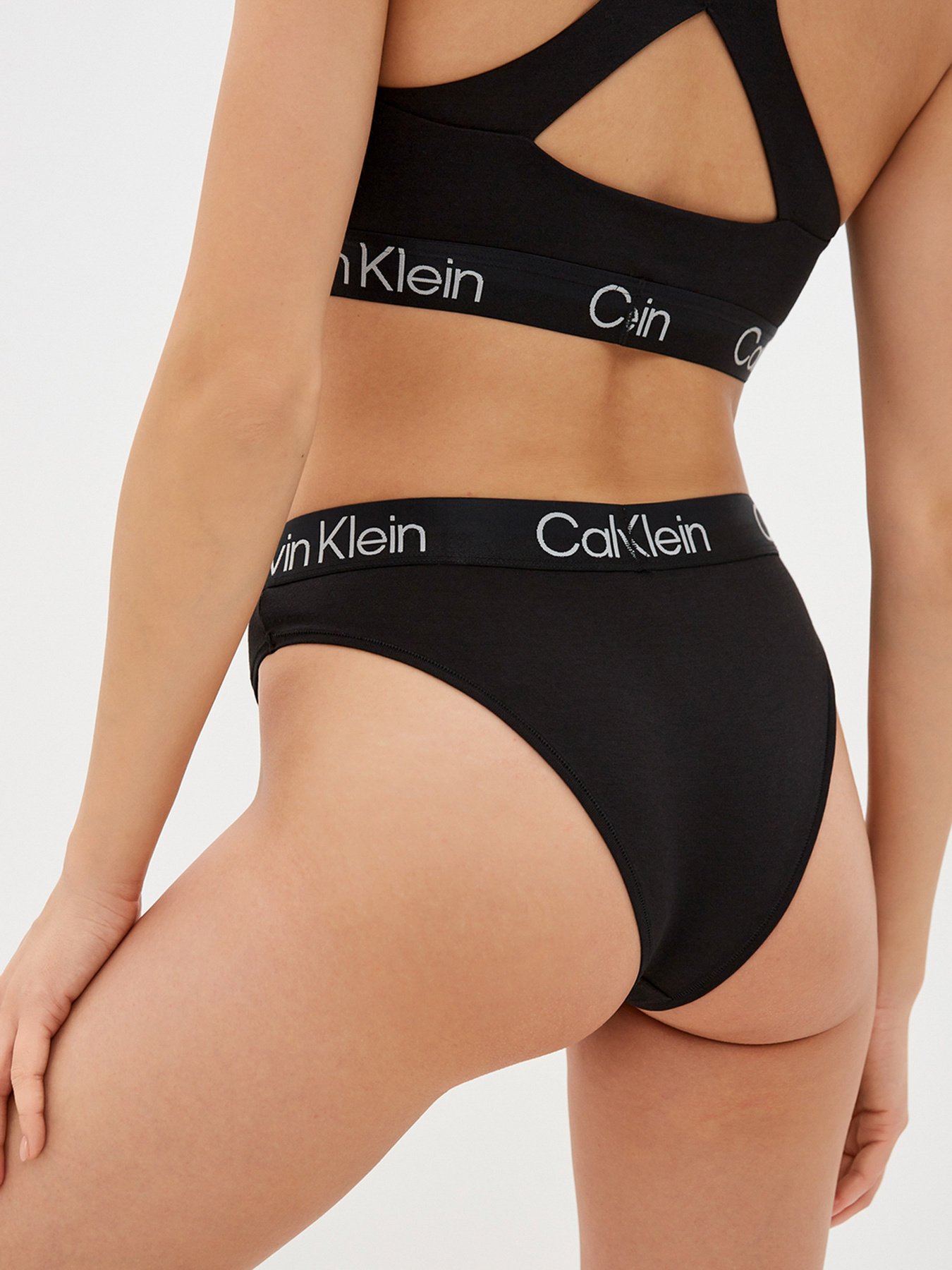Трусы Calvin Klein Underwear Brazilian модель QF6718E_UB1 Фото