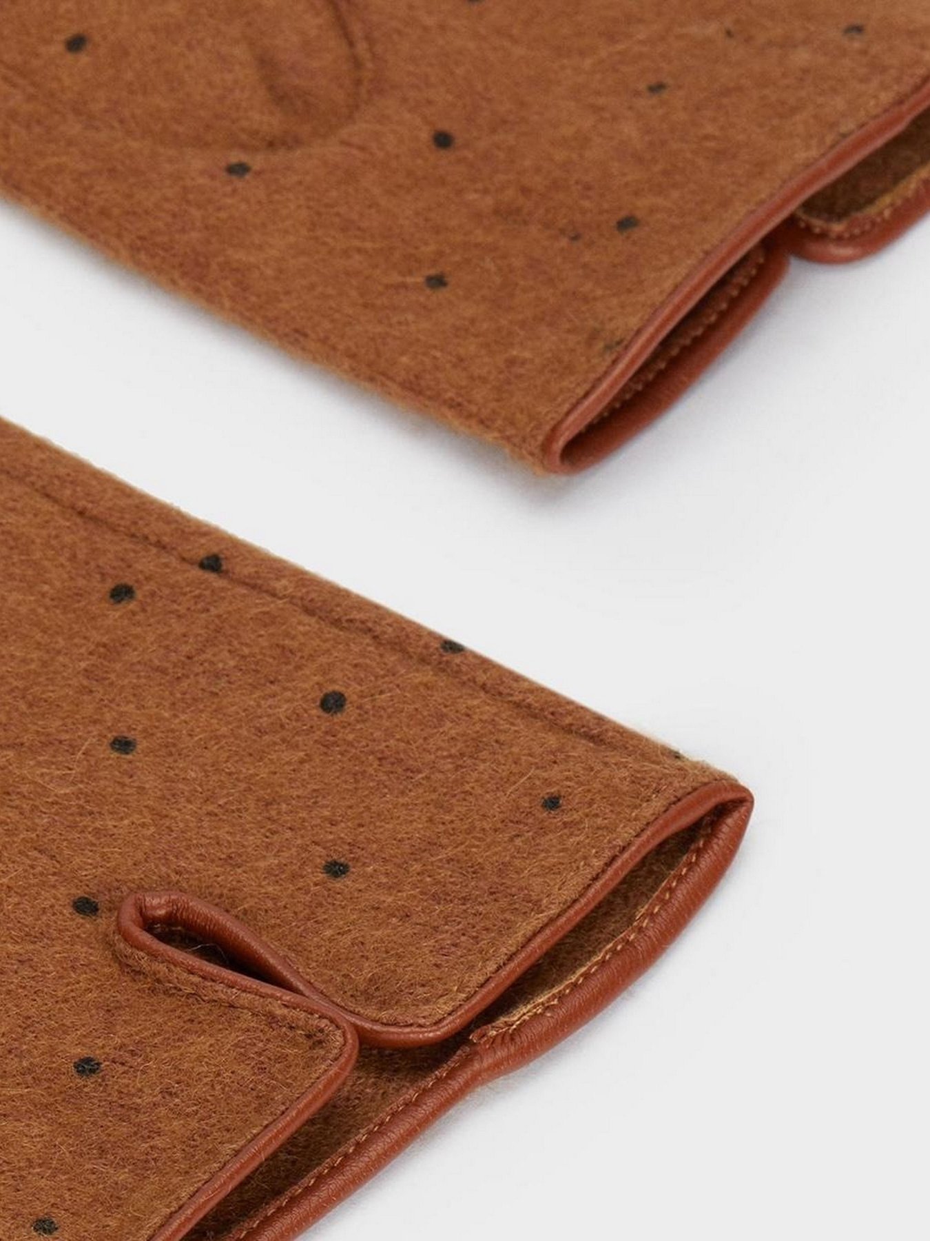 Перчатки Parfois модель 5606428895928 Перчатки Parfois модель 5606428895928 Фото