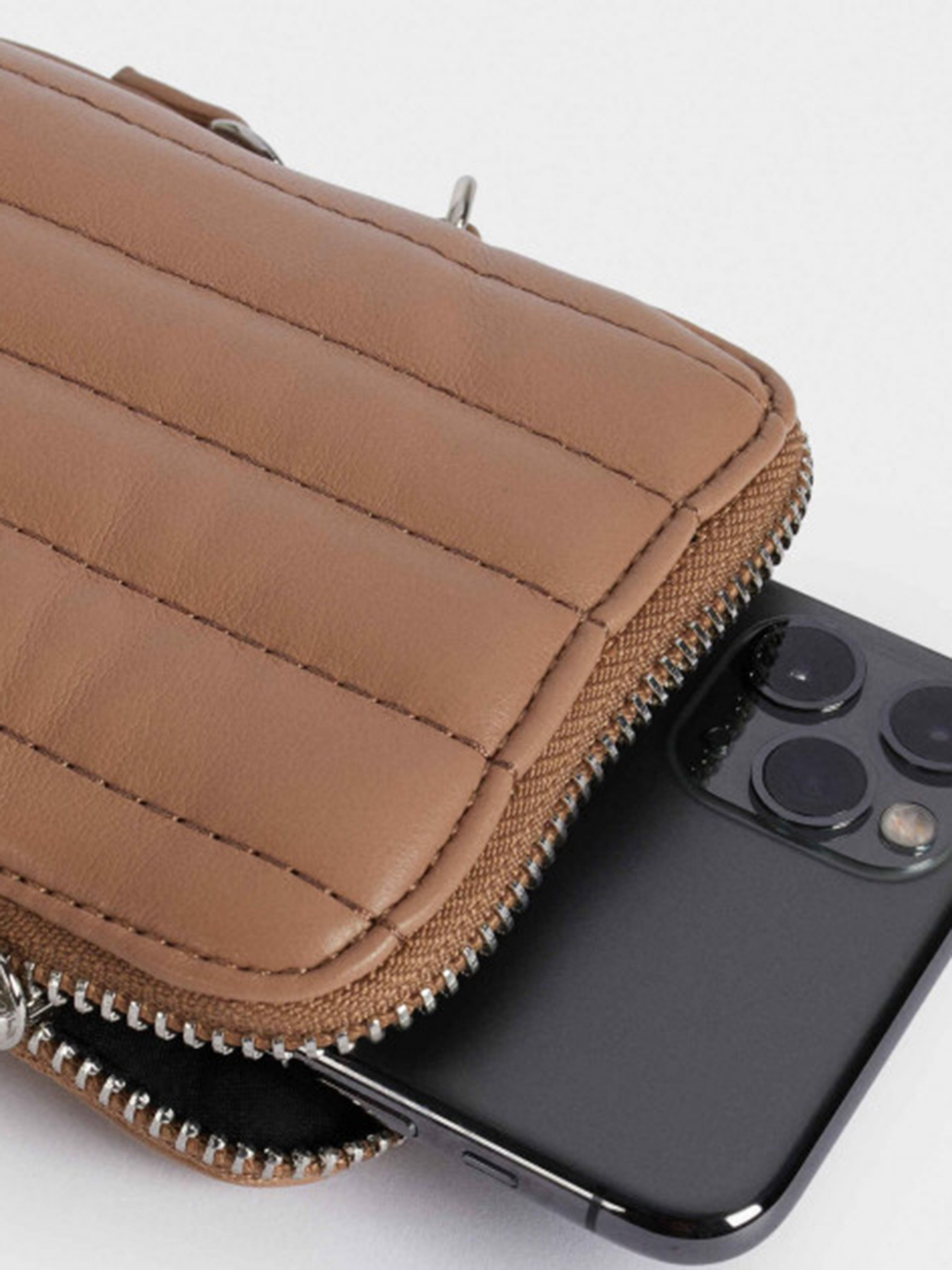 Чохол для смартфону Parfois модель 5606428941533 Фото