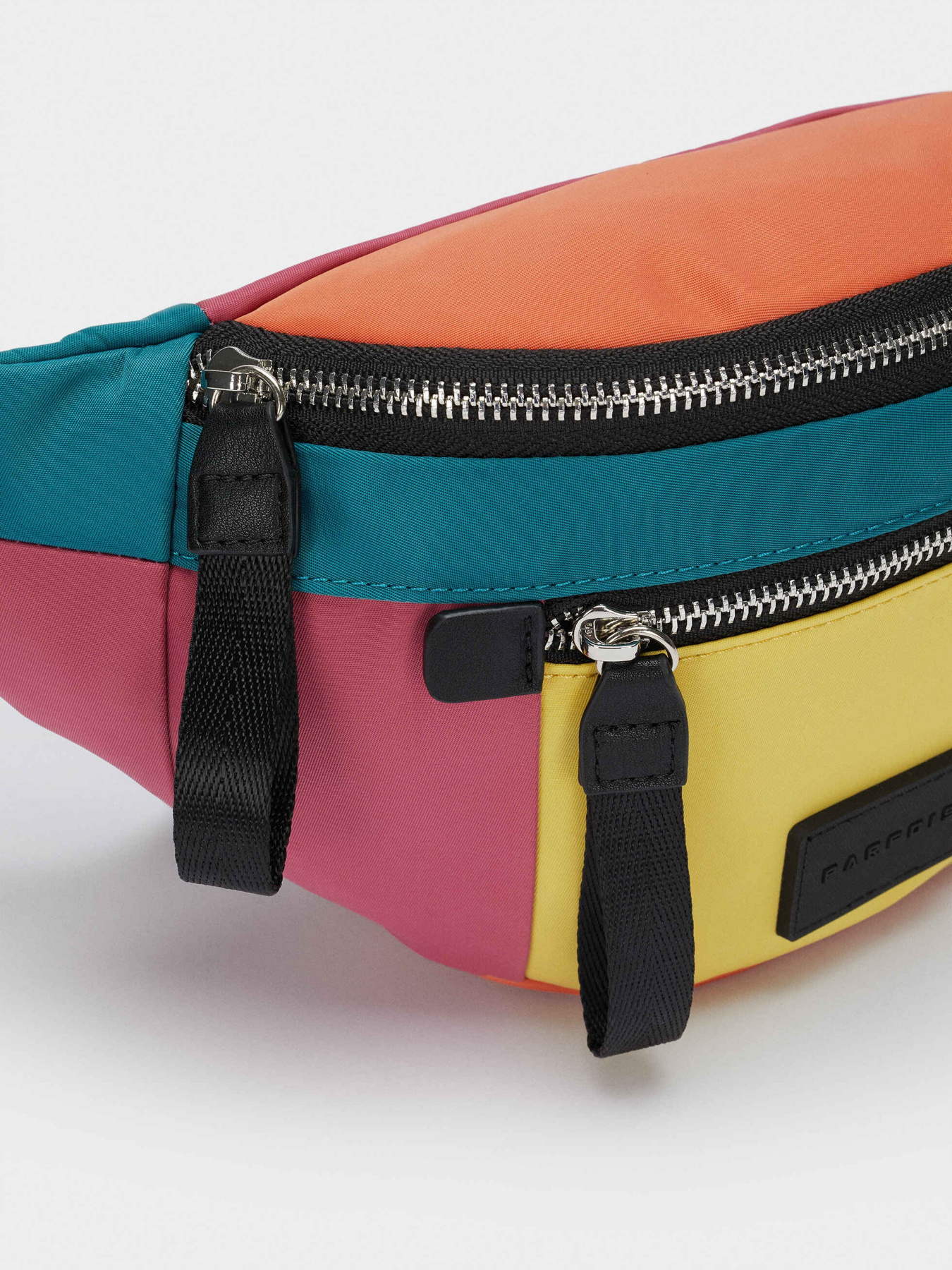 Поясна сумка Parfois модель 5606428935884 Поясна сумка Parfois модель 5606428935884 Фото