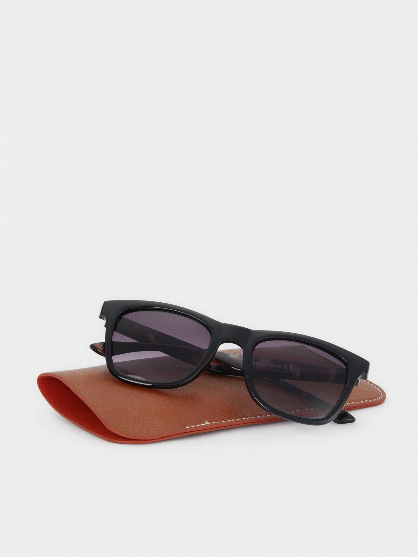 Солнцезащитные очки Parfois модель 177075_BK Фото