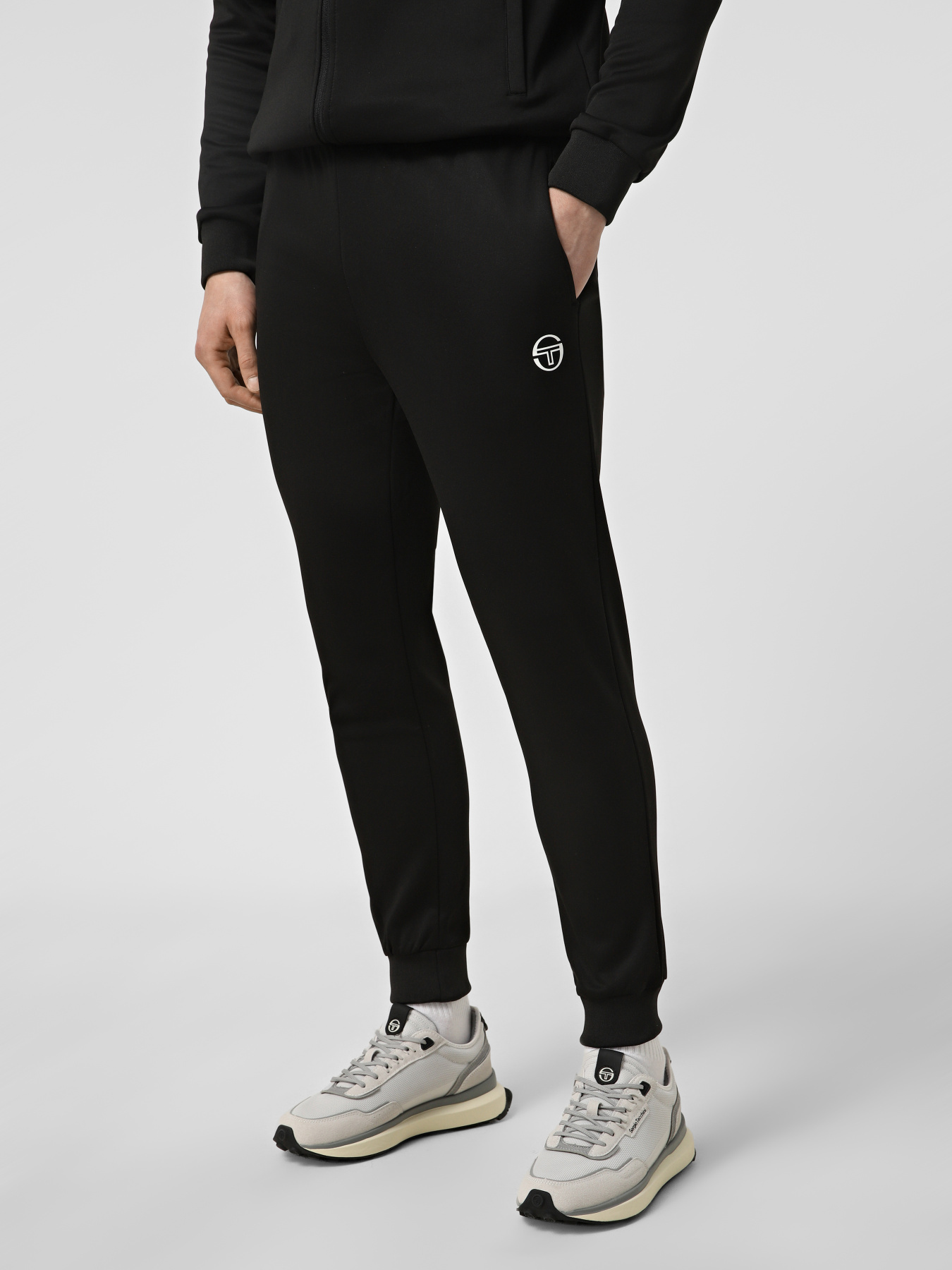 Костюмы Sergio Tacchini NICOLO TRACKSUIT модель STA261M402-01 Костюмы Sergio Tacchini NICOLO TRACKSUIT модель STA261M402-01 Фото