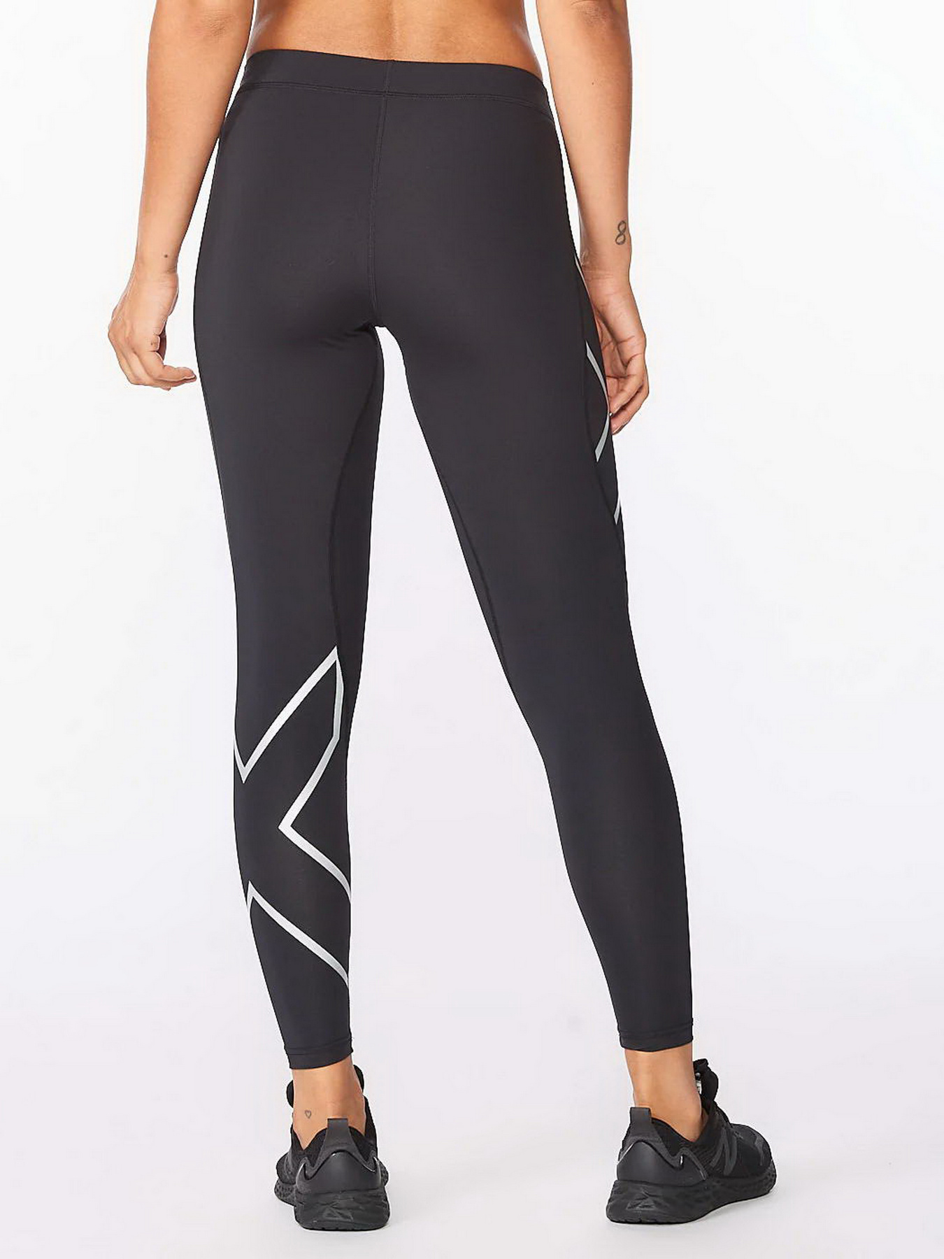 Спортивные леггинсы 2XU Core модель WA4173b-BLK/SIL Фото