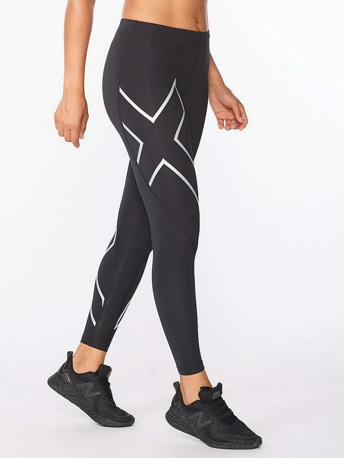 Спортивные леггинсы 2XU Core модель WA4173b-BLK/SIL Фото