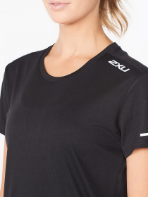 Футболка спортивная 2XU Aero Tee модель WR6565a-BLK/SRF Фото