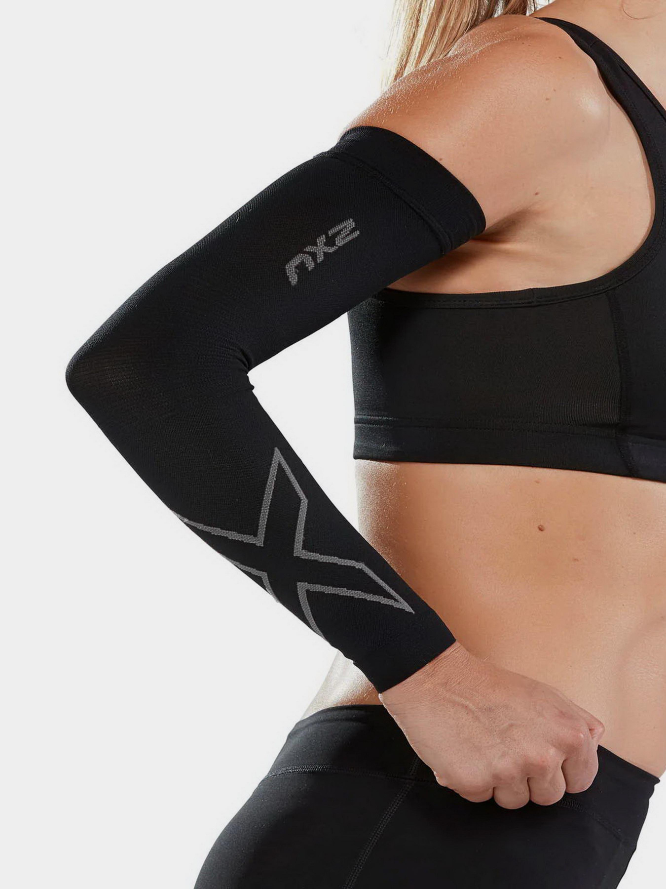 Рукав спортивный 2XU Flex Compression модель UA4009a-BLK/GRY Фото