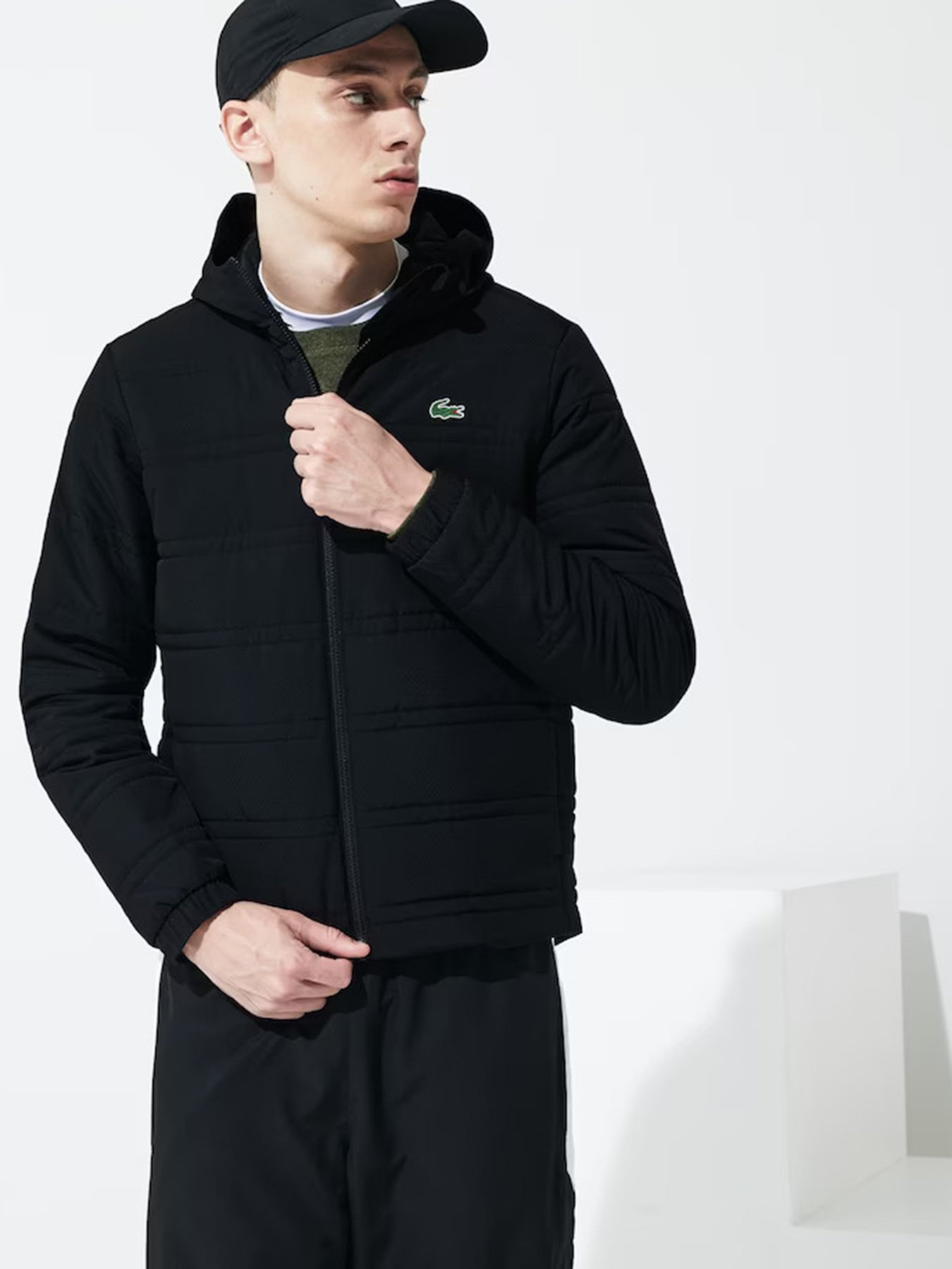 Демисезонная куртка Lacoste модель BH8843C31 Фото