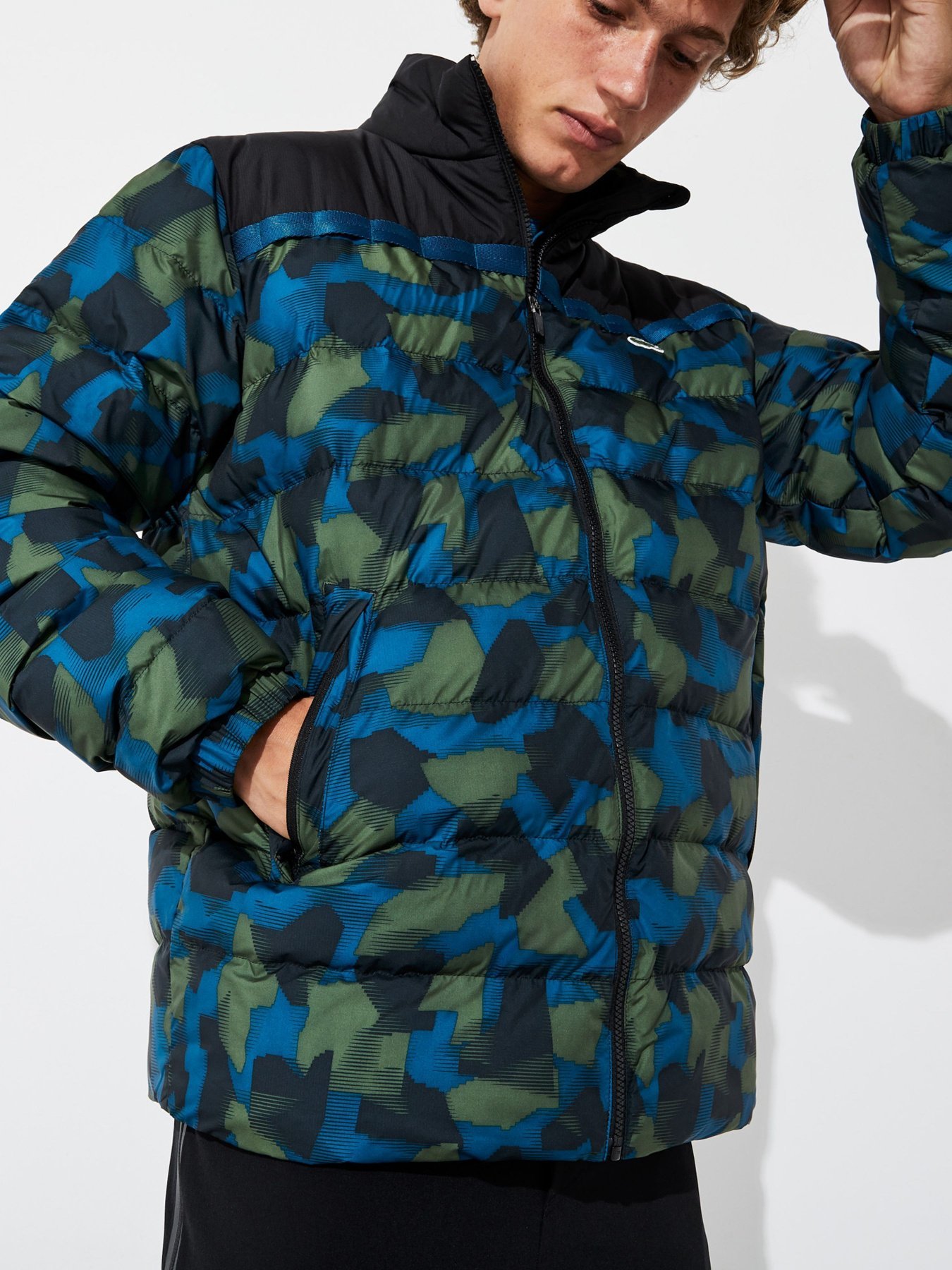 Демисезонная куртка Lacoste модель BH88484GT Фото