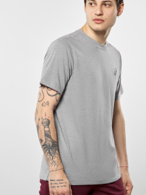 Футболки і поло Asics Chest Logo модель 2031A985-020 Фото