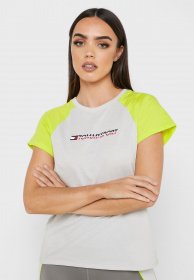 Футболки и поло Tommy Hilfiger модель S10S100504-LRE Футболки и поло Tommy Hilfiger модель S10S100504-LRE Фото